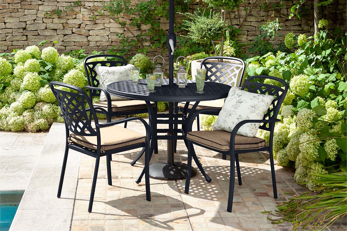 Berkeley 4 Seat Round Dining Set