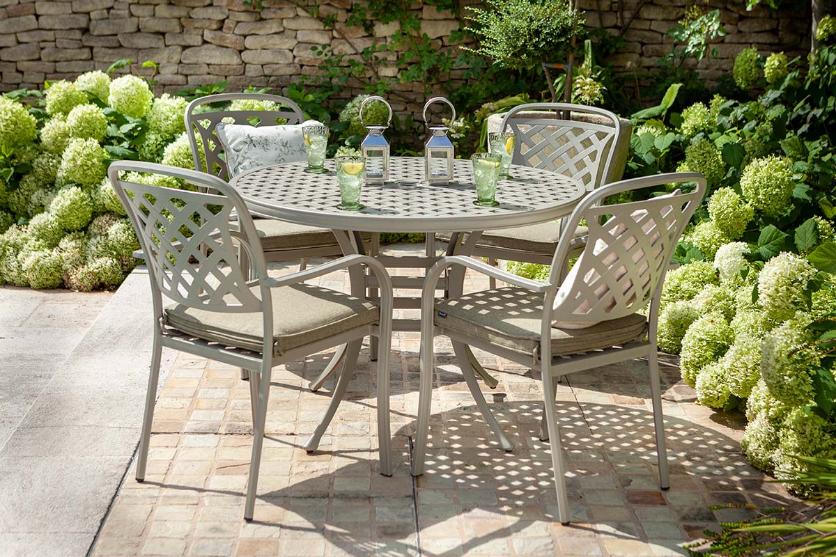Berkeley 4 Seat Round Dining Set