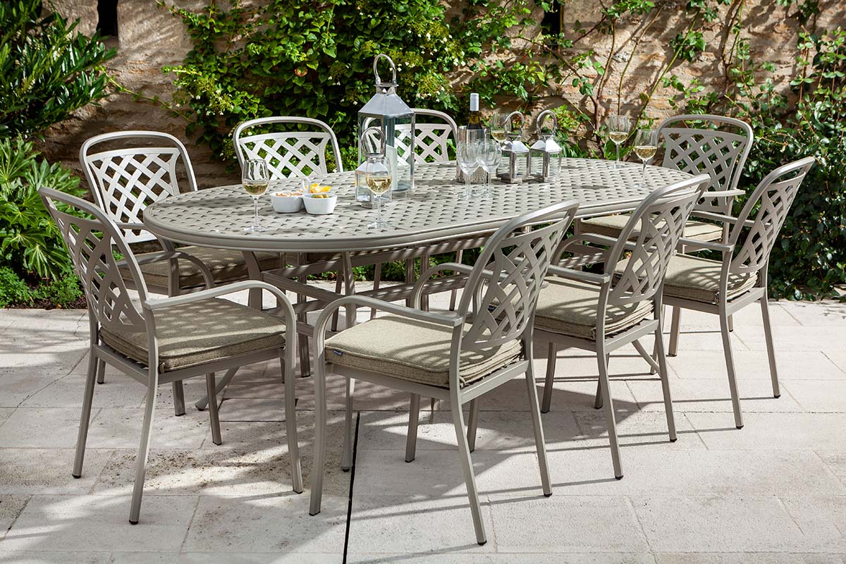Berkeley 8 Seat Oval Dining Set